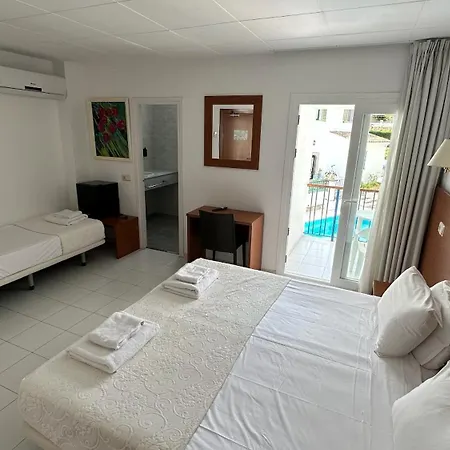 Sant March Готель *